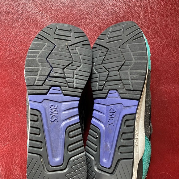 ASICS - Picture 4 of 4